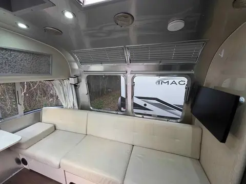 2018 Airstream International 27FB — photo 5