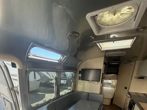 2024 Airstream Flying Cloud — photo 3