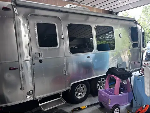 2018 Airstream Flying Cloud 23 FB — photo 2