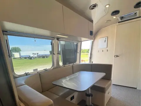 2024 Airstream Flying Cloud — photo 5