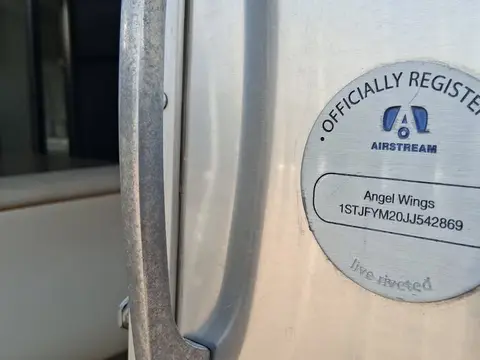 2018 Airstream International Signature 28RBT — photo 2
