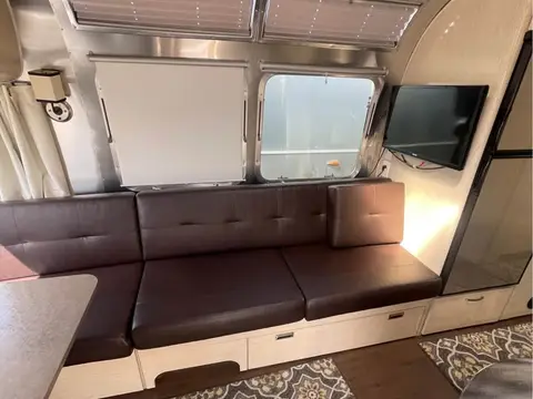 2017 Airstream International Serenity — photo 4