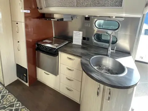 2017 Airstream International Serenity — photo 5