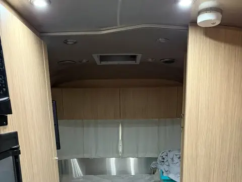 2019 Airstream Flying Cloud 23FB — photo 4