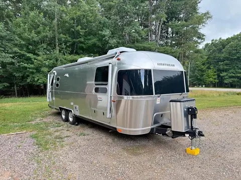 2021 Airstream International 27FB — photo 1