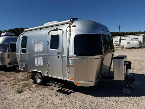 2010 Airstream International Ocean Breeze 19CB — photo 2