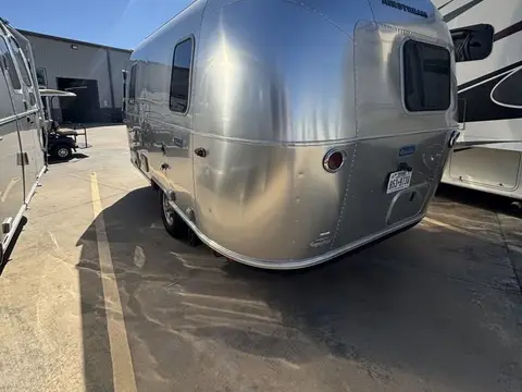 2020 Airstream Bambi 19CB (corner bed) — photo 4