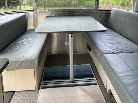2023 Airstream Flying Cloud — photo 3
