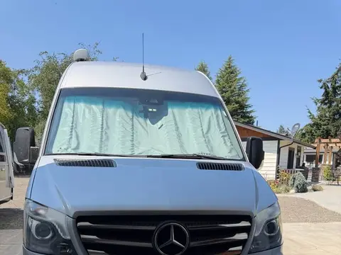2017 Airstream Tommy Bahama Interstate Relax Edition — photo 2