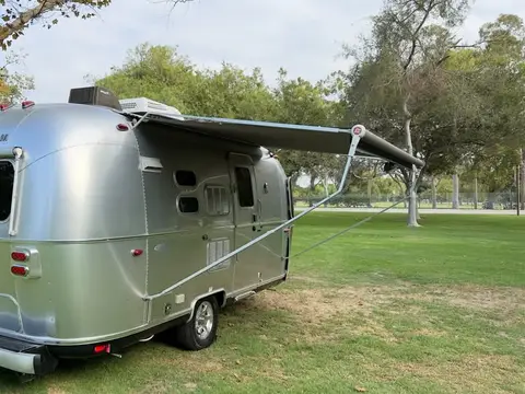 2018 Airstream Flying Cloud 20FB — photo 2