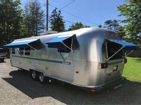 2000 Airstream Excella Wide body — photo 4