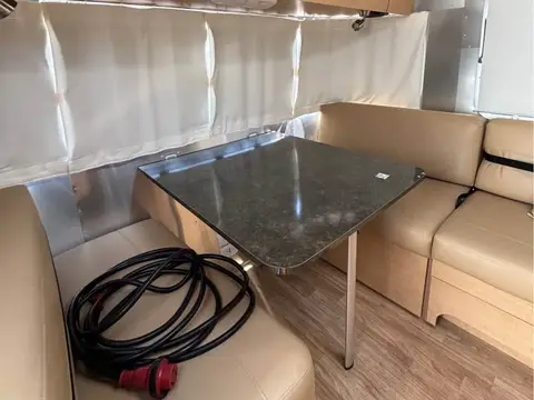 2017 Airstream Flying Cloud 25FB — photo 3