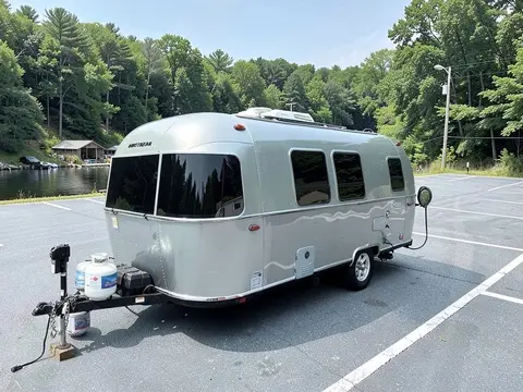 2024 Airstream Bambi 20FB — photo 4