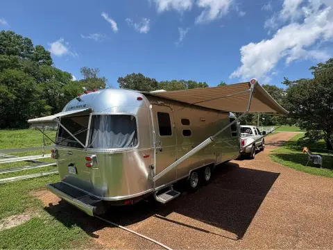 2019 Airstream International Serenity — photo 1