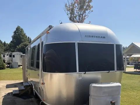 2009 Airstream Sport — photo 2