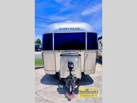 2020 Airstream Flying Cloud 23FB; — photo 2