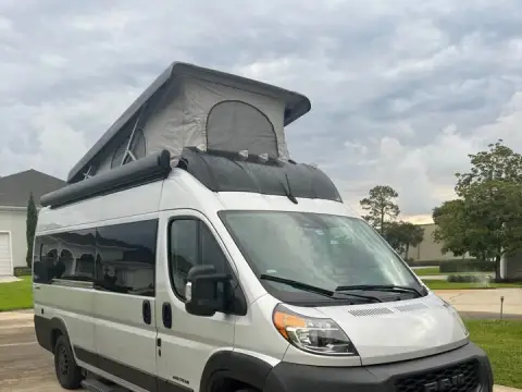 2023 Airstream Rangeline — photo 2