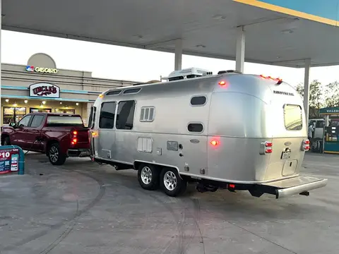 2017 Airstream Flying Cloud 23D — photo 1