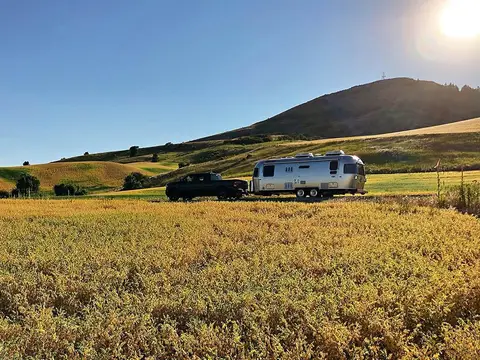 2018 Airstream International 25 ft — photo 2