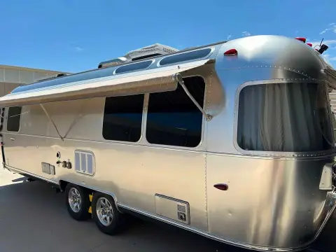 2015 Airstream International Serenity — photo 2