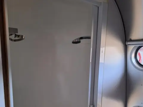 2018 Airstream Flying Cloud 20FB — photo 5