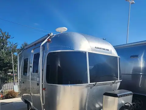 2022 Airstream Bambi 16RB — photo 2