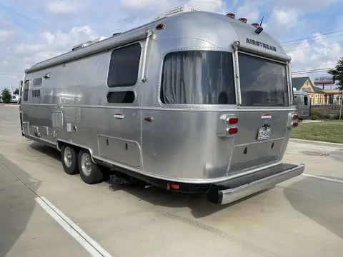 2018 Airstream International Serenity 28RB — photo 5
