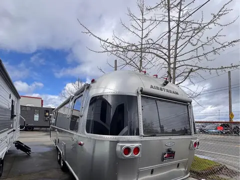 2016 Airstream Classic 30 — photo 4