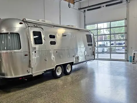 2023 Airstream Globetrotter — photo 2
