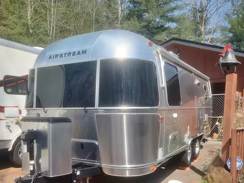 2025 Airstream Flying Cloud 23FB — photo 1