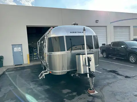 2022 Airstream Flying Cloud RB Twin 25 ft 11 in — photo 2