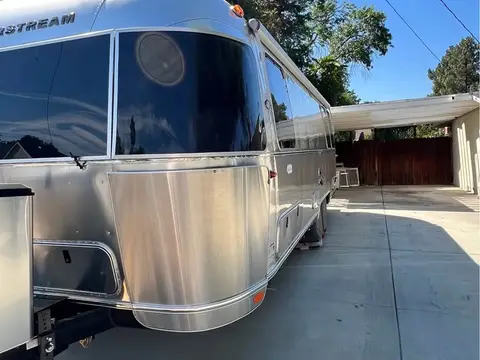 2022 Airstream Flying Cloud — photo 2