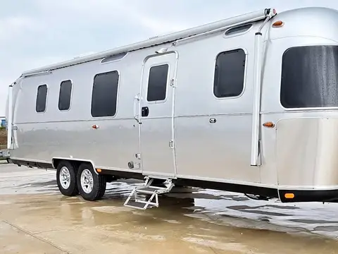 2026 Airstream Classic 33FB — photo 1