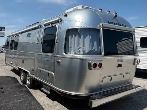 2024 Airstream Classic 30RBT — photo 5