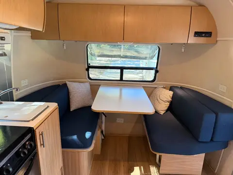 2007 Airstream Bambi Safari; 75th Anniversary Edition; 19' 19 ft — photo 4