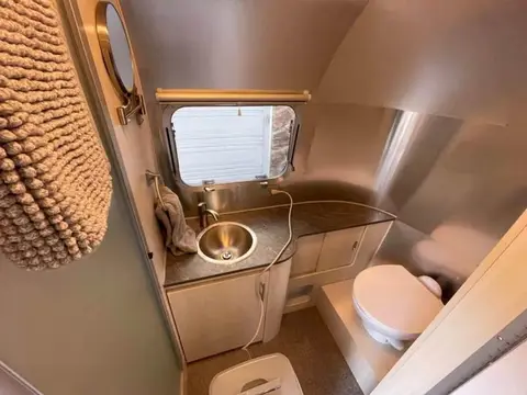 2021 Airstream Flying Cloud 23 ft — photo 4