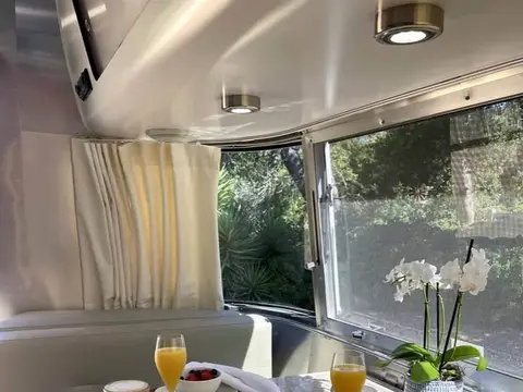 2014 Airstream International Signature 25 ft — photo 3