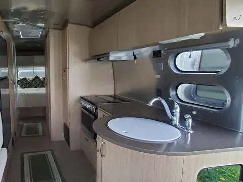 2020 Airstream Flying Cloud 27 ft — photo 4