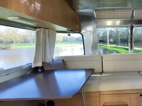 2020 Airstream Flying Cloud 27 ft — photo 2