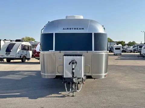 2025 Airstream Flying Cloud 27FB Twin — photo 1