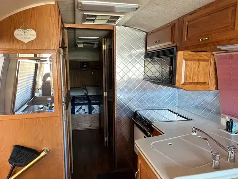 1992 Airstream Classic — photo 5