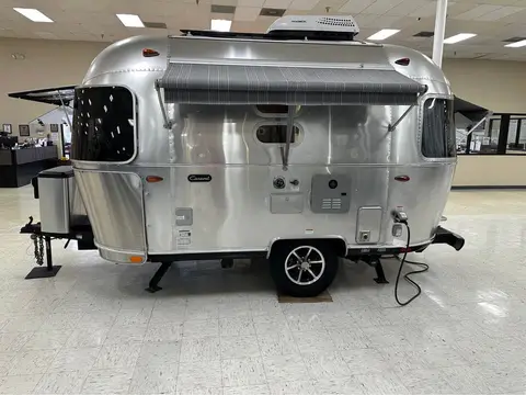 2024 Airstream Caravel 16RB — photo 5