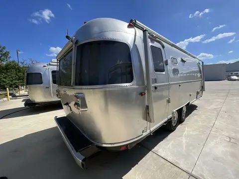 2018 Airstream International — photo 3