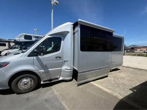2022 Airstream Atlas — photo 3
