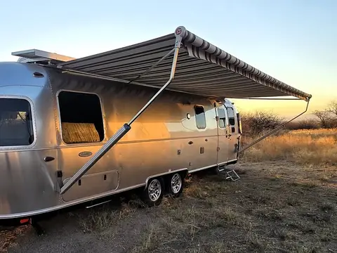 2018 Airstream Classic — photo 4