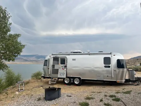 2020 Airstream Globetrotter 25 FBQ — photo 1