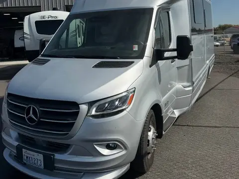 2023 Airstream Atlas murphy suite — photo 2