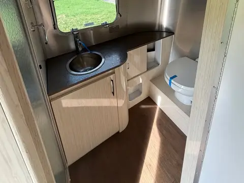 2016 Airstream International Serenity — photo 5