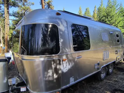 2017 Airstream International 23FB twin — photo 1