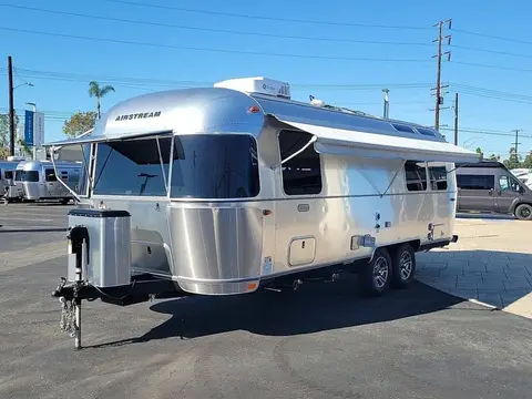 2026 Airstream Tradewind — photo 3